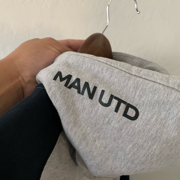 Nike Men's Gray and Black Hoodie - Picture 4 of 6